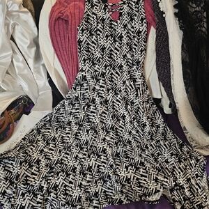 🌹New Candie’s black, gray, and white dress Sz Xsmall. Never Worn. Cute Dress.